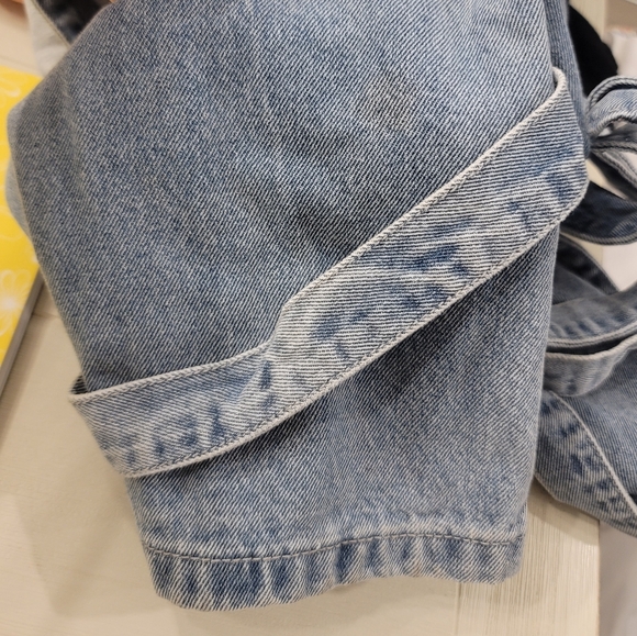 Maniere De Voir Talia Denim Strap Cargo Jeans in Mid Blue - Picture 14 of 15